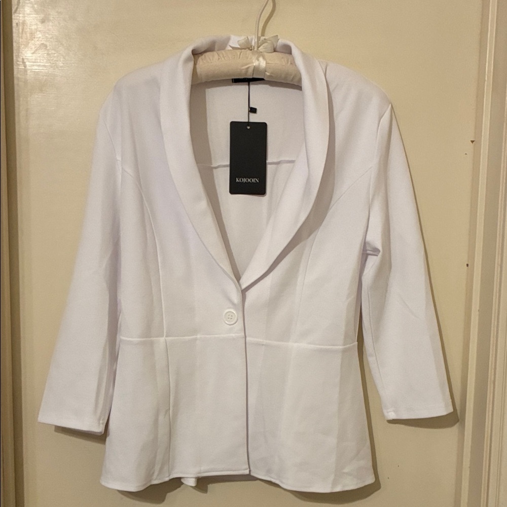 NWT Elegant White Blazer Small White
